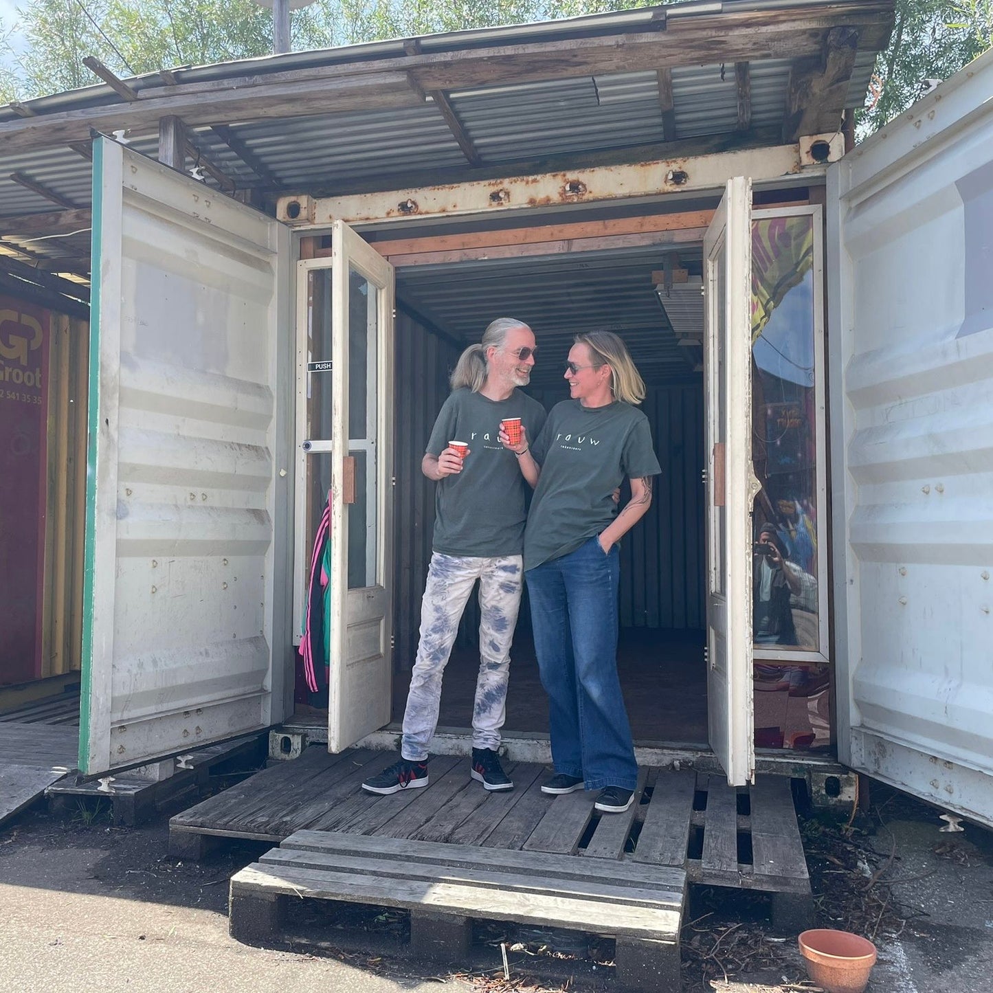 Na onze twee pilots: de eerste r a u w tekentoer op locatie!! | Hal25